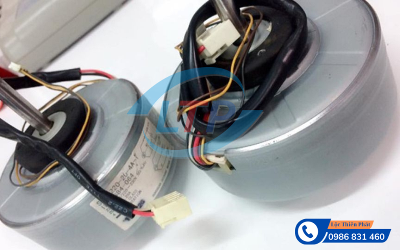 sua-chua-may-lanh-reetech