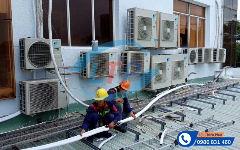 lăp-dăt-may-lanh-am-tran-dung-ky-thuat