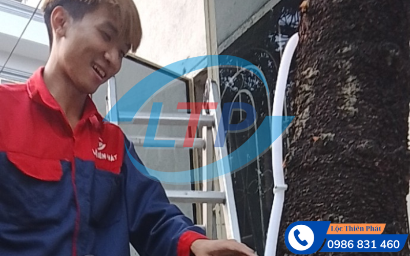 vi-sao-may-lanh-bi-chay-nuoc