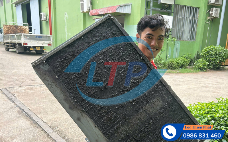 may-lanh-chay-nuoc-la-do-dau