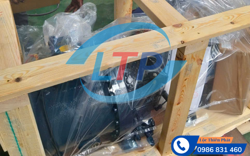 may-nen-lanh-truc-vit-van-hanh-ben-bi