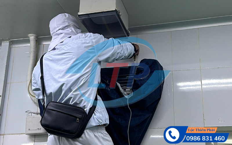 ve-sinh-dinh-ky-may-lanh-phong-sach