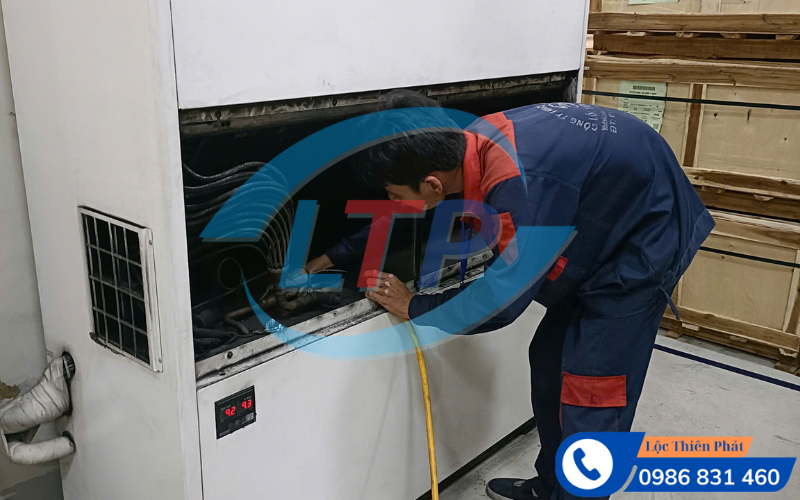 ve-sinh-may-lanh-cong-ty