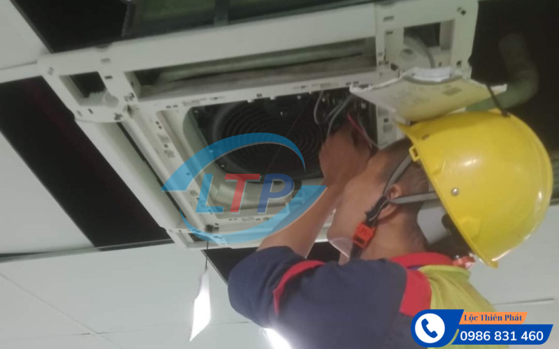 sua-chua-may-lanh-cong-nghiep-kcn-dinh-quan