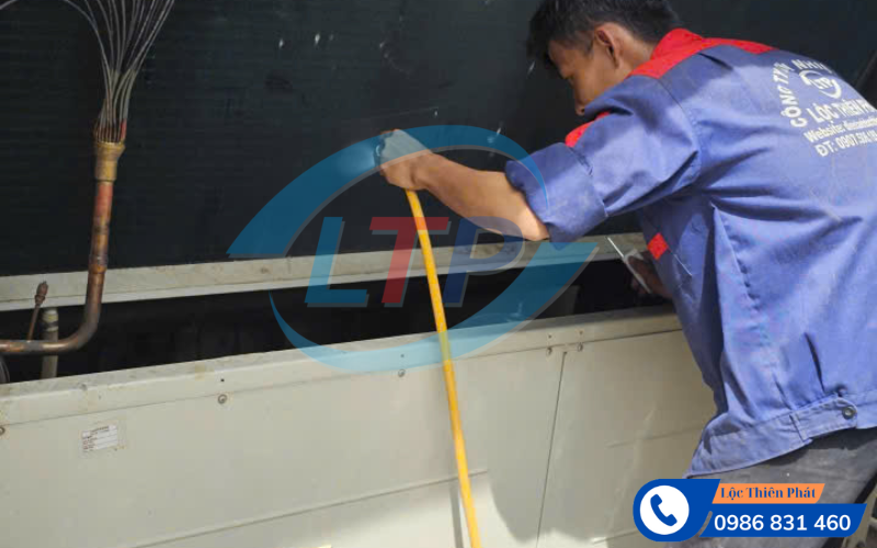 ve-sinh-may-lanh-cong-nghiep-dong-nai-3