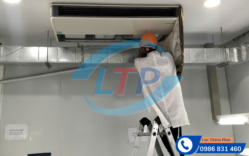 ve-sinh-may-lanh-cong-nghiep-dong-nai