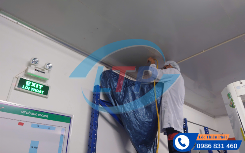 ve-sinh-may-lanh-cong-nghiep-kcn-Bien-hoa-2