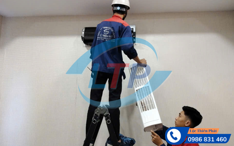 ve-sinh-may-lanh-dinh-ky