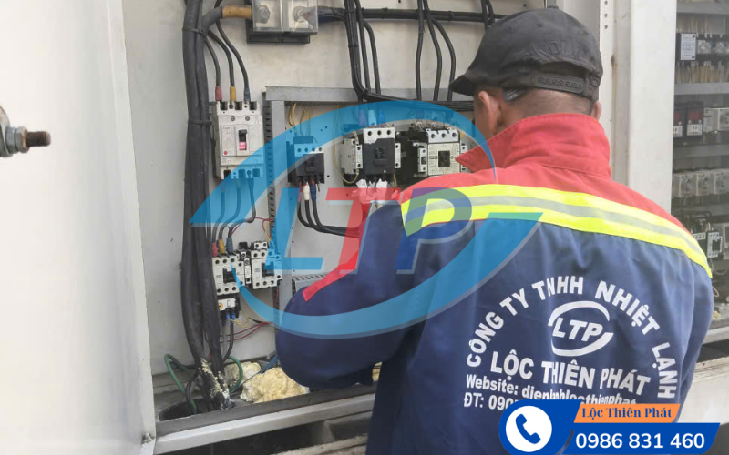 sửa máy lạnh công nghiệp khẩn cấp