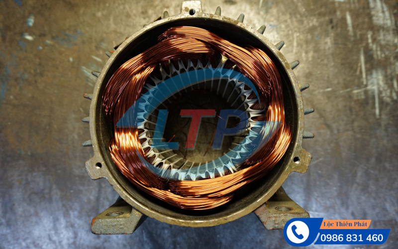 quan-day-motor-may-nen-chiller-1.jpg