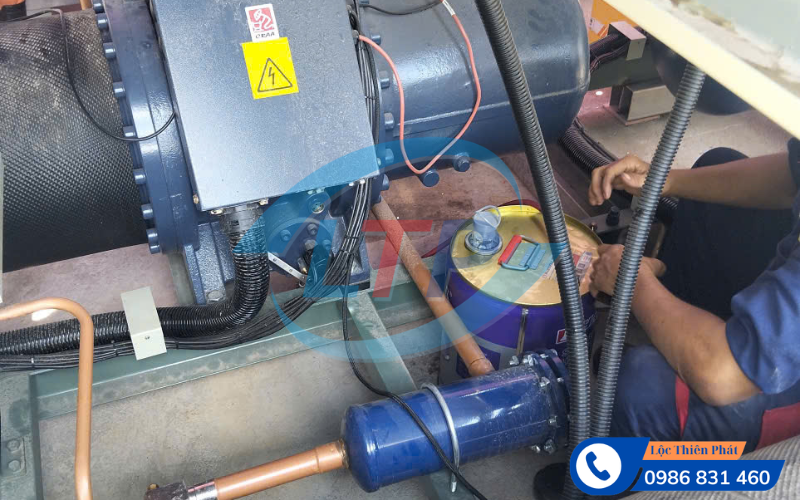 lap-dat-binh-ngung-chiller-moi.jpg