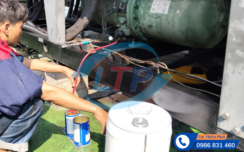 sua-may-nen-truc-vit-chiller-3.jpg