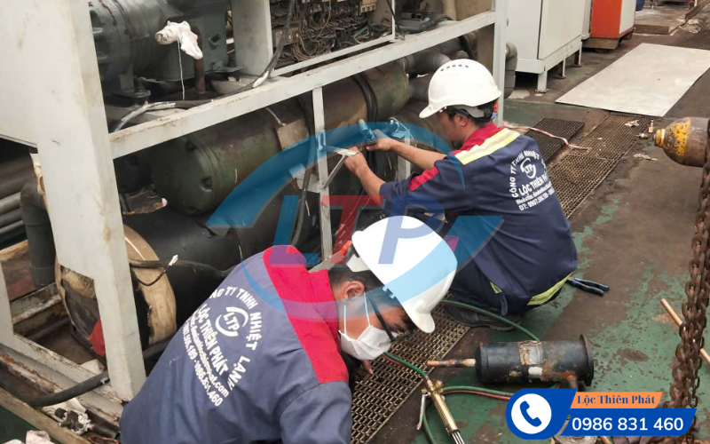 dich-vu-sua-chiller-kcn-binh-an-4.jpg