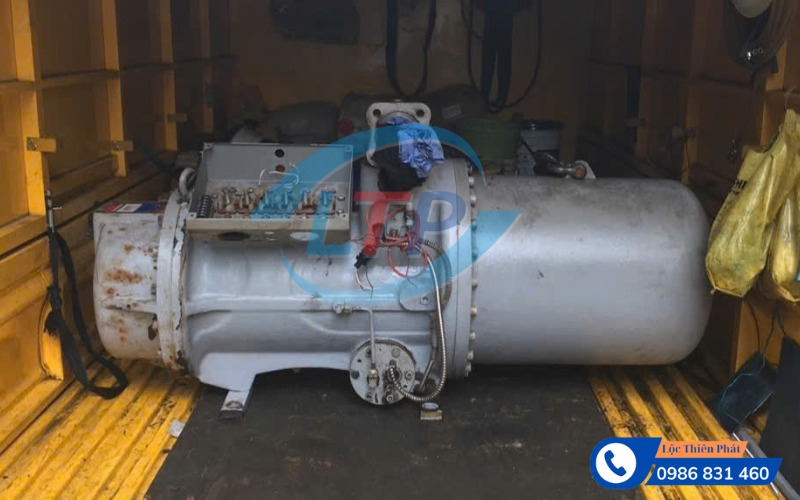 motor-may-nen-chiller-bi-chay.jpg
