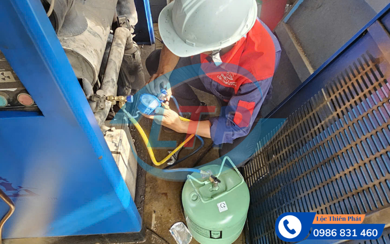 xu-ly-xi-gas-chiller-di-an.jpg