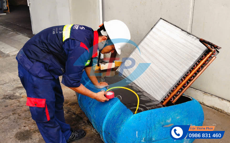 xu-ly-xi-gas-chiller-thoi-hoa.jpg