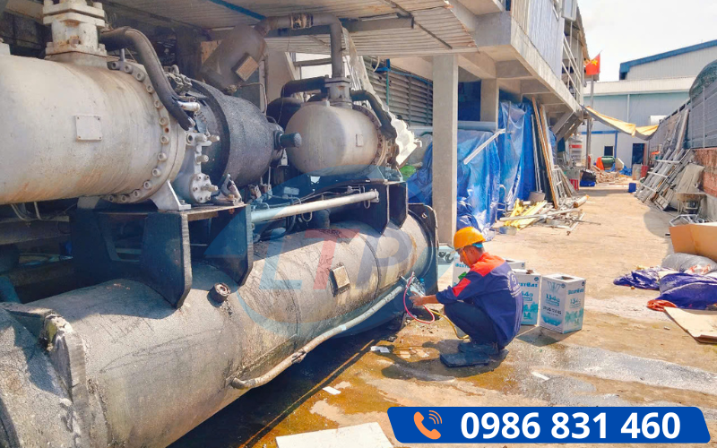  ve-sinh-chuyen-sau-chiller