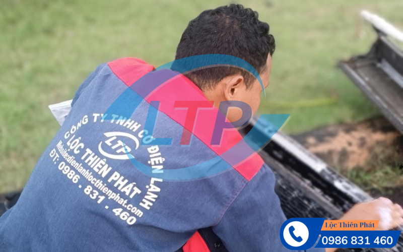 ve-sinh-may-lanh-phuong-long-hung