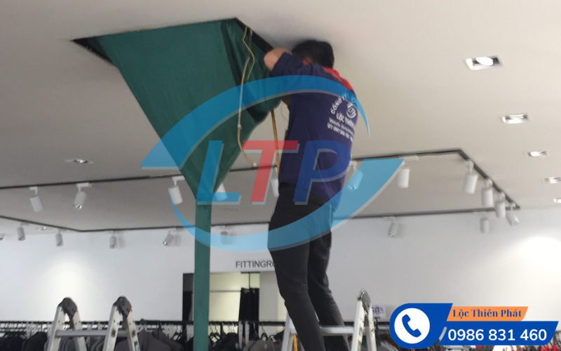 ve-sinh-may-lanh-phuong-buu-long