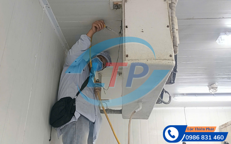 ve-sinh-may-lanh-phuong-quang-vinh-1