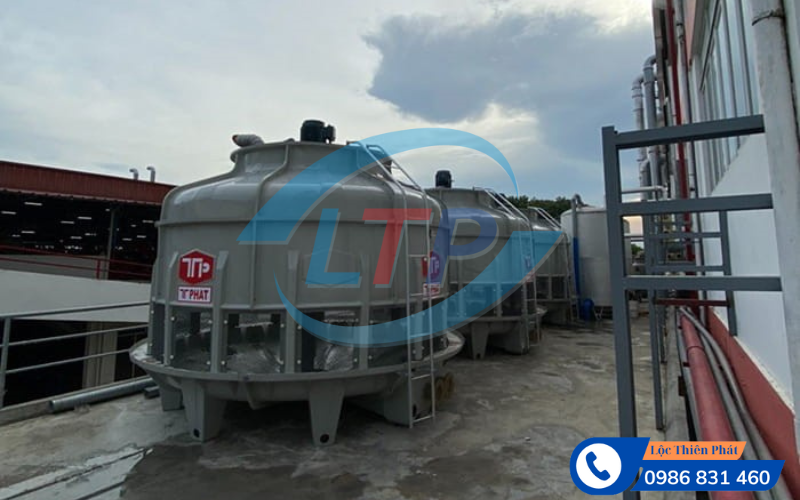 kiem-tra-thap-giai-nhiet-chiller-midea.jpg