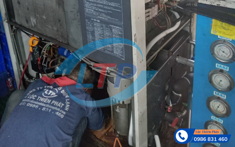 ve-sinh-bao-duong-chiller